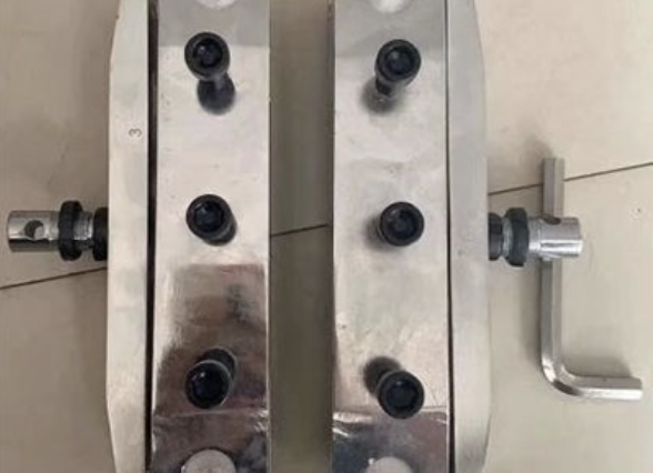 使用赤峰铁路试验仪器的注意事项